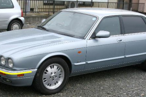 Jaguar-X300-001