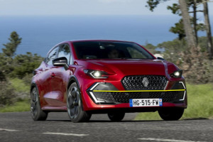 Renault-Clio-020